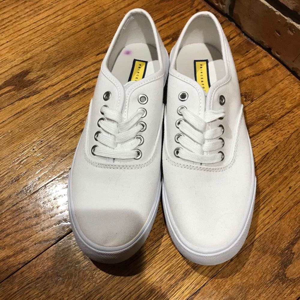 Aeropostale sneakers